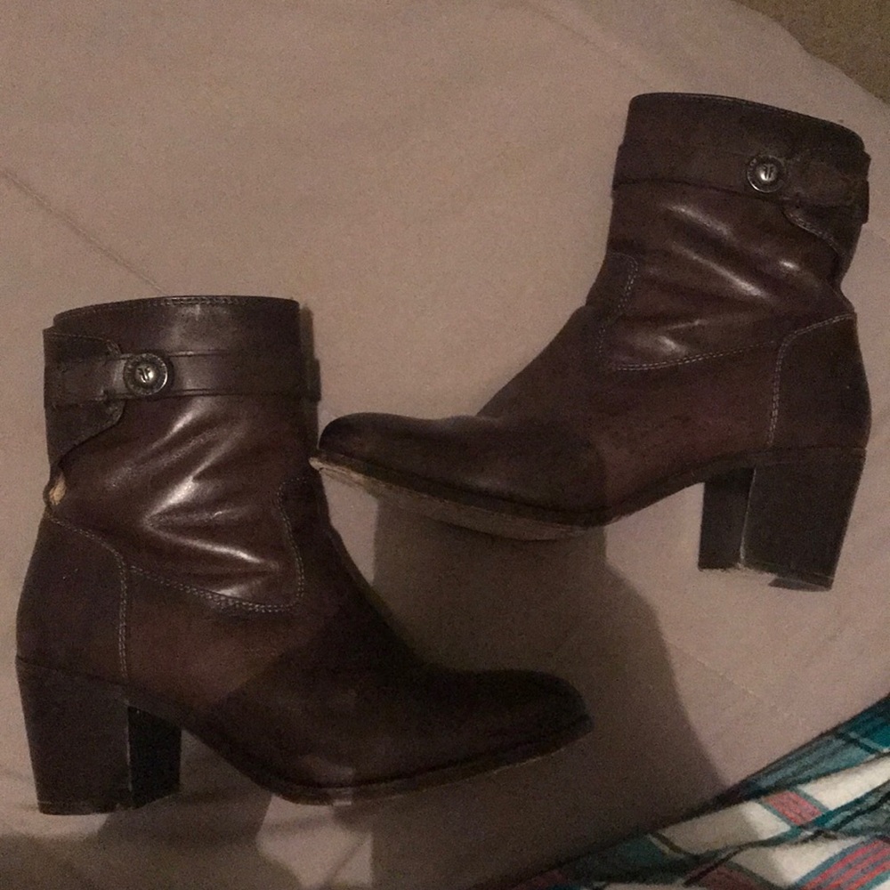 Frye “Malorie Button Short” Booties - image 5